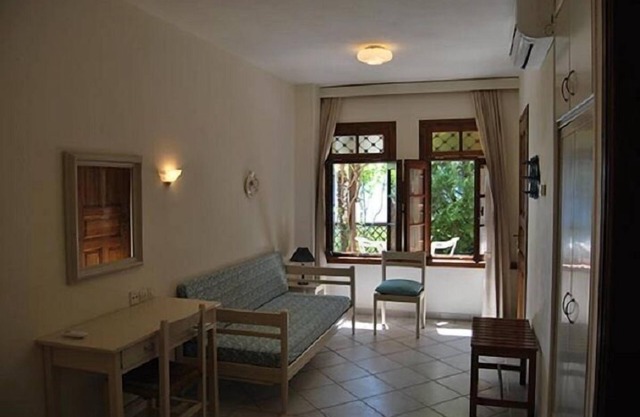 2-room apartment on the beach with garden for 5 people