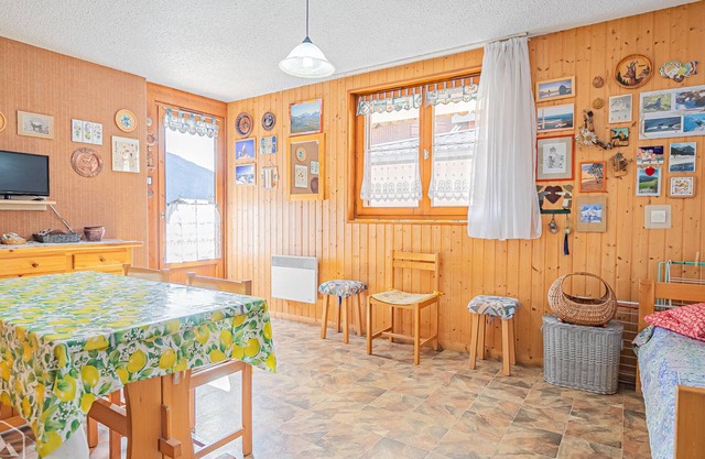 2-room apartment with balcony and Wi-Fi, 10 min from slopes