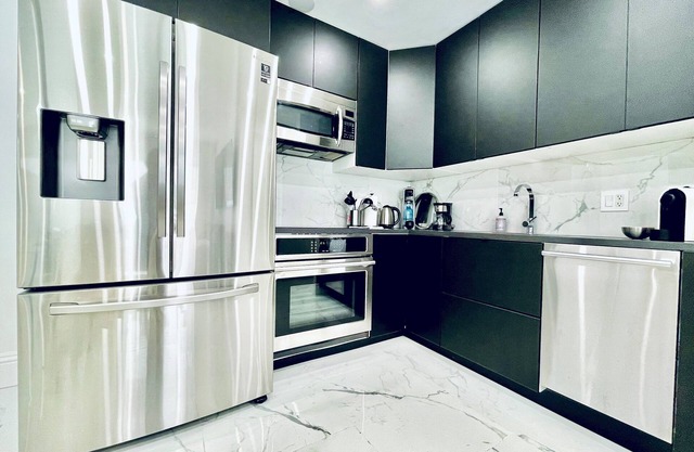 2 room Celebration Disney Poolside SPA-Golf Condo.