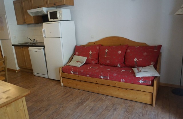 2-room flat, 4 pax, pool, WiFi, covered parking