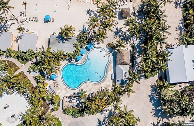 2 Spacious Garden Suite w/Kitchenette | Outdoor Pool + Beach Access