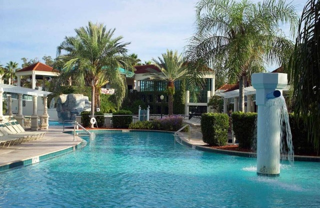 2 Spacious Suites with In-Room Jacuzzi and Kitchenette | Near Orlando's Magic