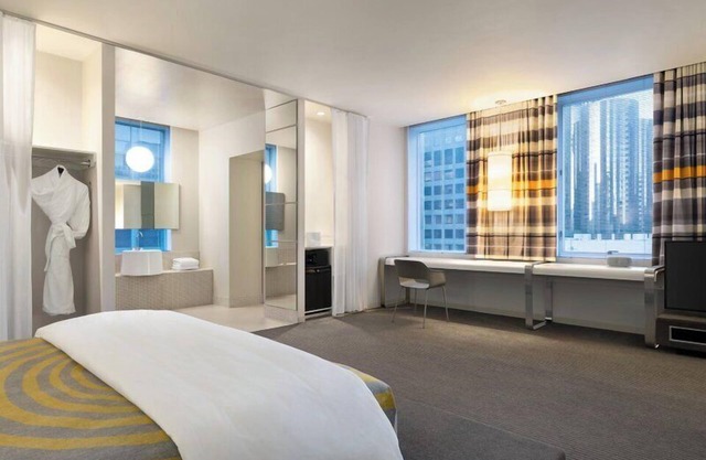 2 Units - Elegant Stay w/City Views, Fire Pit & Prime Downtown LA Location