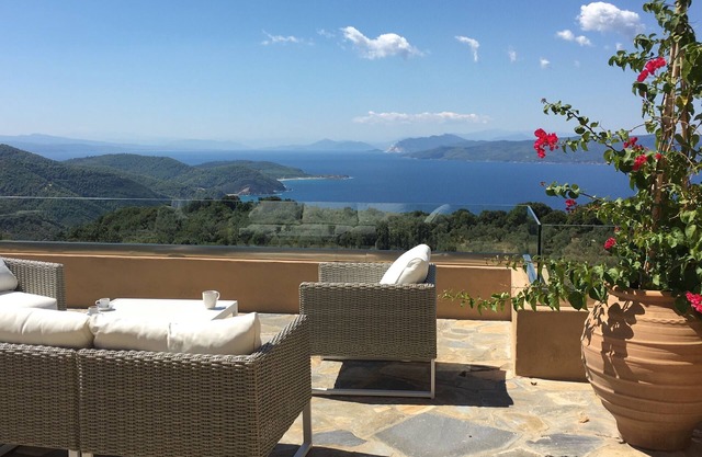 2 villas together for an exceptional view with private pool
