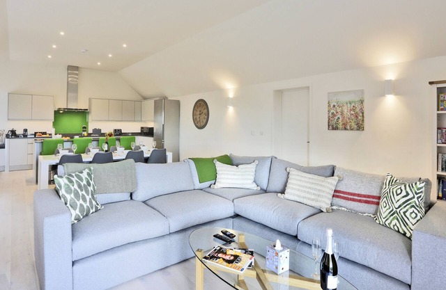 2 Wadd Cottages - Three Bedroom House, Sleeps 6
