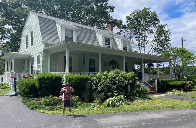 2 Waterfront Houses | Sleeps 14 | Niantic River | Riverhouse Estate