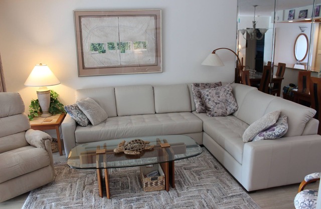20% off All Bookings for the Rest of 2025 on this Charming 2/2 Beachfront Condo