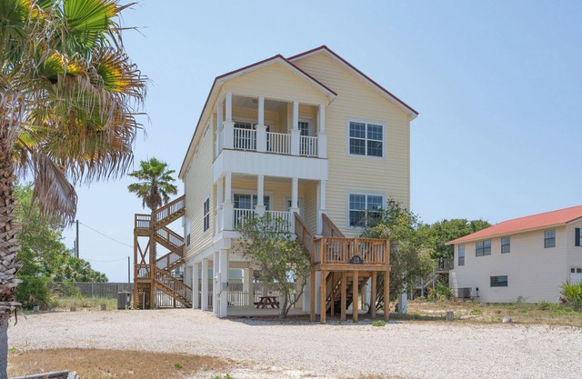 20% OFF FALL! Family-Friendly w/Private Pool, Gulf Views, Dogs OK!