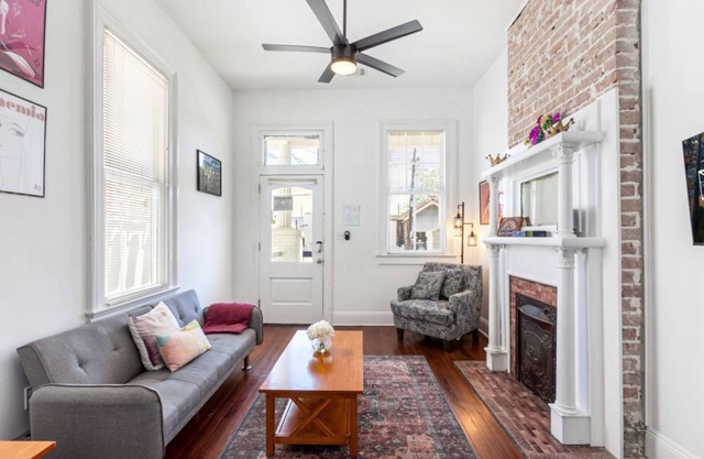 20% OFF Monthly | 10% OFF Weekly- Private 2BR in Uptown by Hosteeva