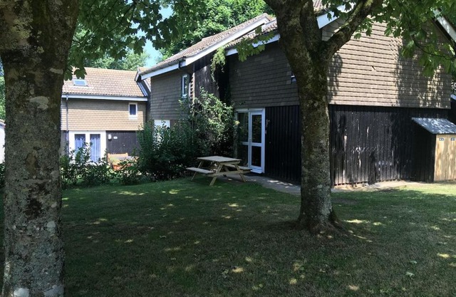 20 Strawberry Hill cosy cottage sleeps 5