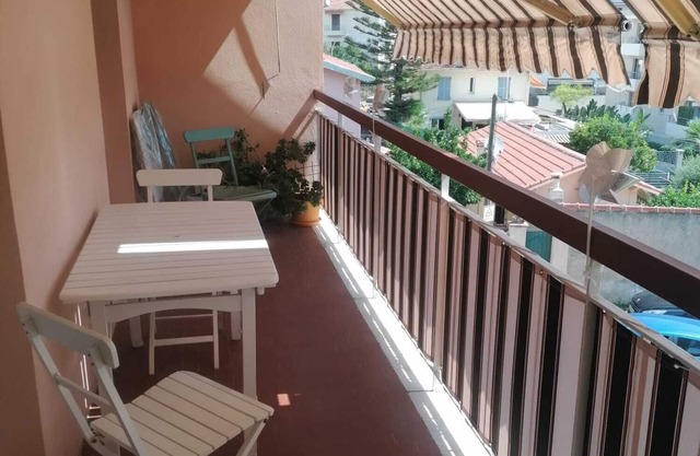 200 M FROM ROQUEBRUNE CAP MARTIN BEACH