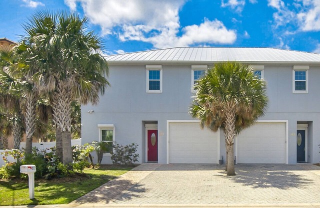 200 Yards toCocoa Beach, 4 bd, 3 1/2 Bath, Private Pool