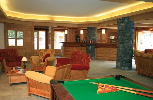 200m from ski slopes, fitness, swimming pool, terrace, balcony, tv, ski locker, 33-38m²
