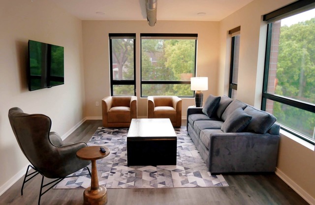 #201 Spacious Boutique Apt, Near UNMC, Blackstone, Midtown