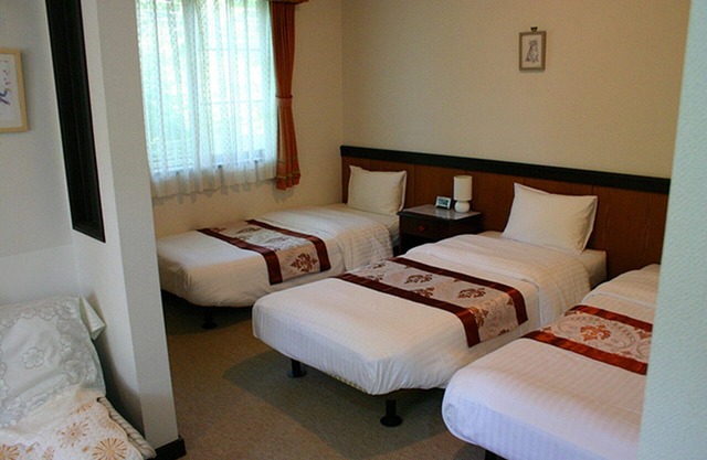 201 western style four bed roomYamanaka Lake View/Minamitsuru-gun Yamanashi