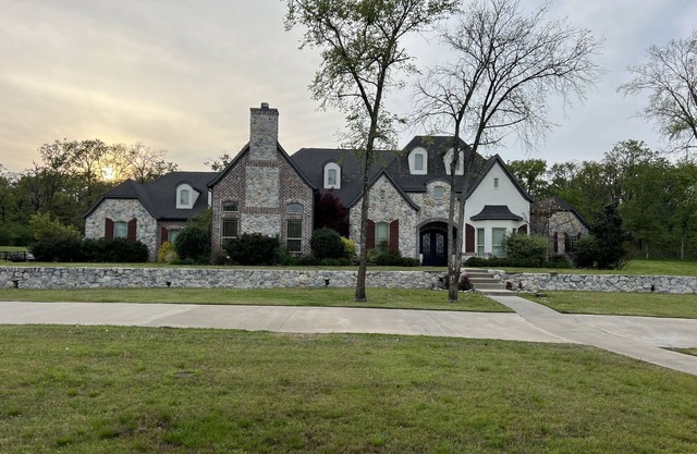 2024 Solar Eclipse Point of Totality! 4000 sq ft, 4 BR, 5 Bath, 3 acres