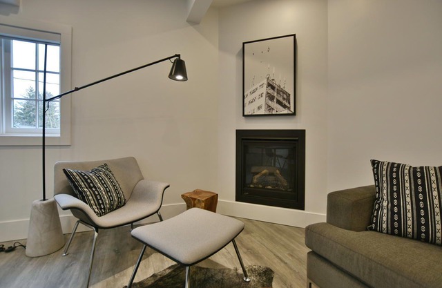 204, 1 Bedroom - Downtown Collingwood, Luxury Boutique Hotel.