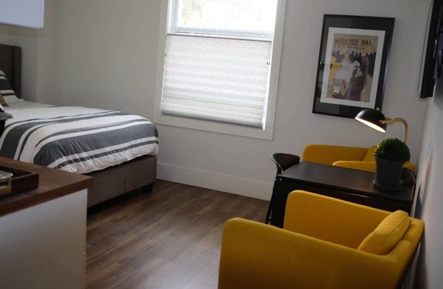 209-LG Studio in Center of San Pedro Sq. San Jose!