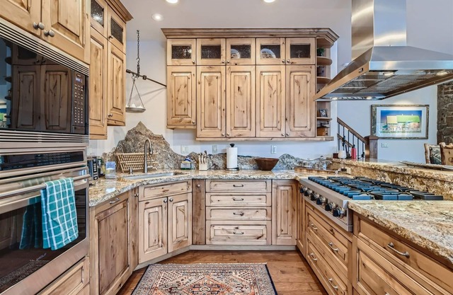 2095 Vermont Rd., West Vail Home -Hot Tub on Deck, Chef`s Kitchen, and Great Views!