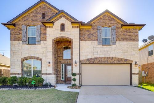 22 Mi to Dtwn Houston Spacious Baytown Home!