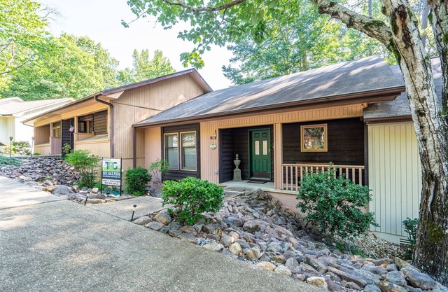 22 Tomisa Lane - A nicely furnished one level, two bedroom, two full bath town