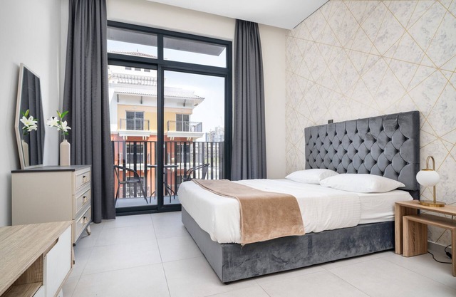 234 Beverly Residence | Studio