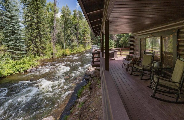 235 Verde Lane Hideaway River Cabin