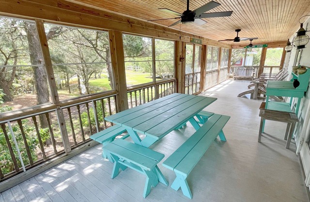 24 Pompano Place: Nice secluded location, short way from the village.