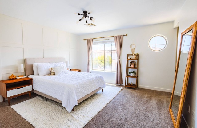 24hr Host - Single family home in Las Vegas!