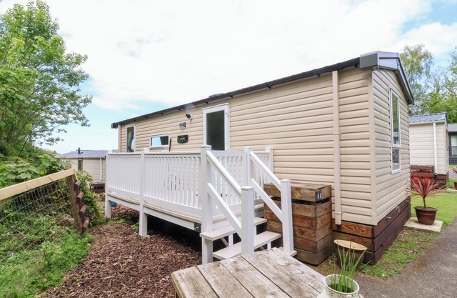 25 MANLEIGH PARK, pet friendly, with a garden in Combe Martin