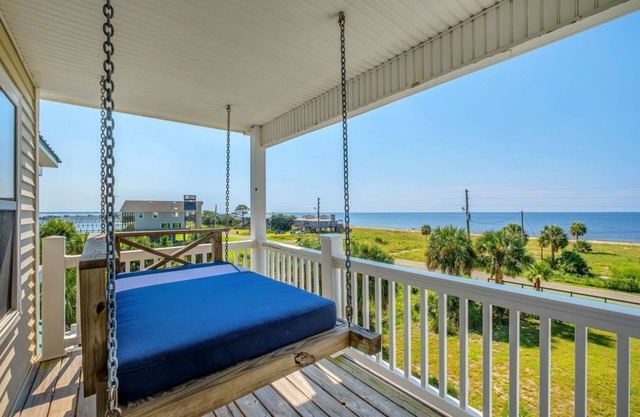 25% off for November thru February. 4 porches with panoramic views