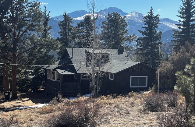 '25 Temporary Sale! 3 min to RMNP, Great Views of Longs Peak, and 5 min to dntn