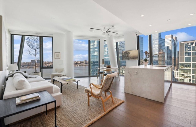 27th Floor Luxury Condo in the Lincoln Center area of charming UWS