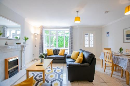 28 - Comfortable 2-Bed in Galway City