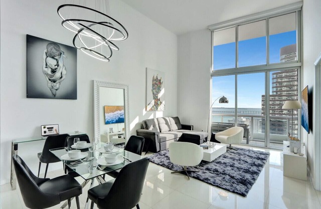 28th Floor Icon Brickell Oasis with City Views