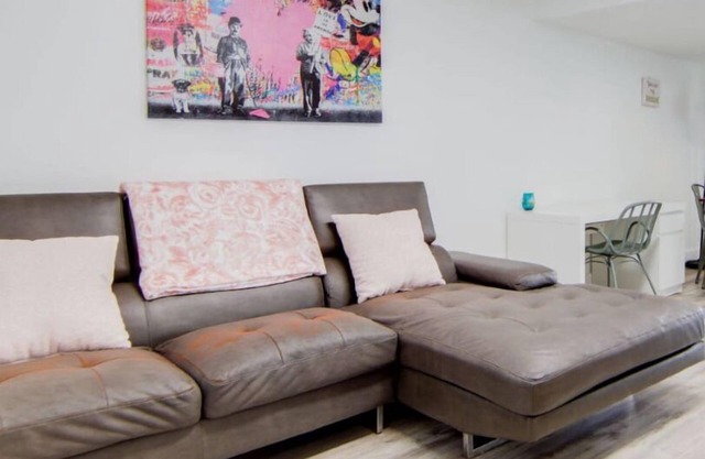 2B/2B, Free Parking, South Beach, 1 Block 2 Beach