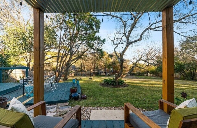 2b1b Hidden Oasis in the Hills - Close to Downtown