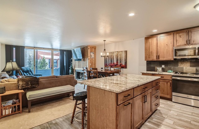 2Bd/2Ba Spacious Condo - Mountain views - Hot Tub