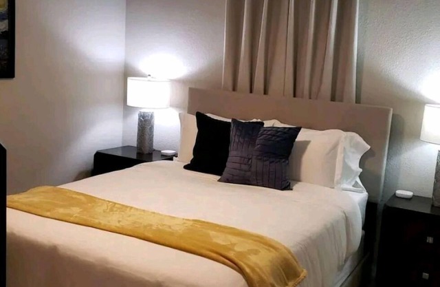 2Bd King/Queen in the Heart of Pasadena