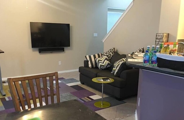 2BdRm Townhouse - Houston (Humble/IAH)