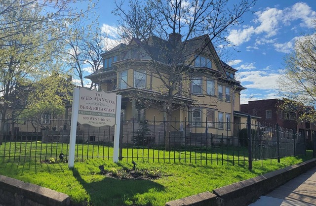 2br 1ba, 3rd floor apt, near dwtn Waterloo, Adults only