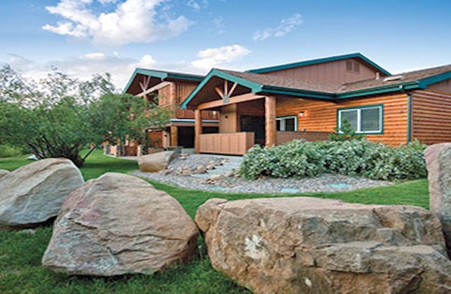 2BR/2BA River Front Resort Condo in Estes Park 7/15-22/2023 (sleeps 6)