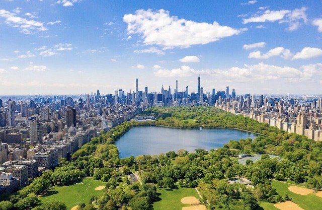 2BR/2BA Steps from Central Park! Great Location