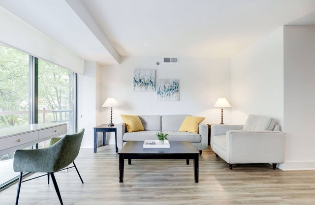 2BR Apartment with Spacious Layout
