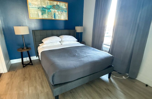 2BR apt close to EWR 8871