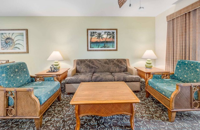 2BR Apt near Kam 1 Beach, Pool, Hot Tub, Gym