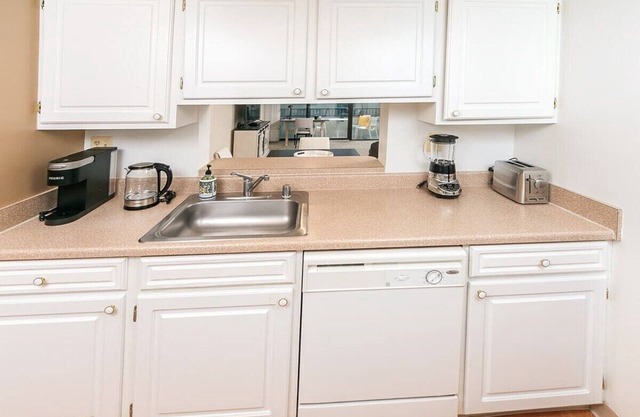 2BR Chic Apartment in Prime Location