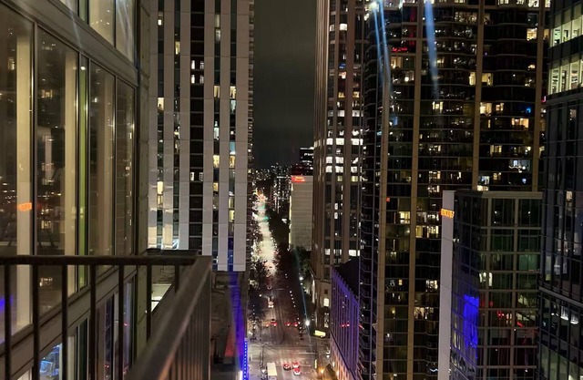2BR Chocolate Themed Condo! King Bed & Free Parking! Balcony w/City View!