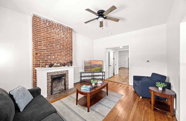 2BR Cozy Lou Stay | Prime Location w/Backyard!