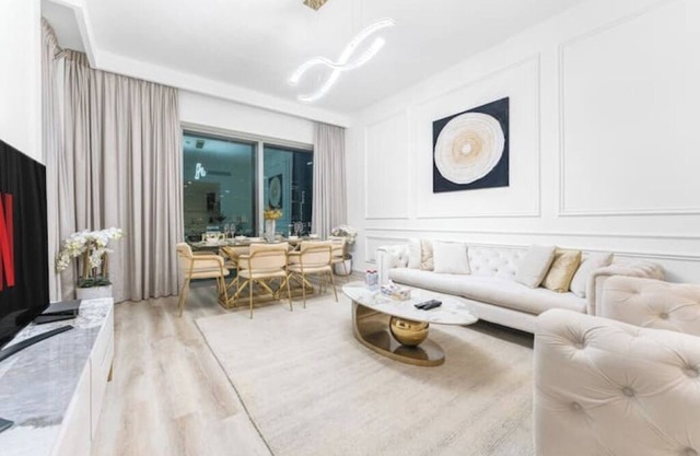 2BR Dubai Mall Access, 2 Pools, Burj Khalifa Viewnn